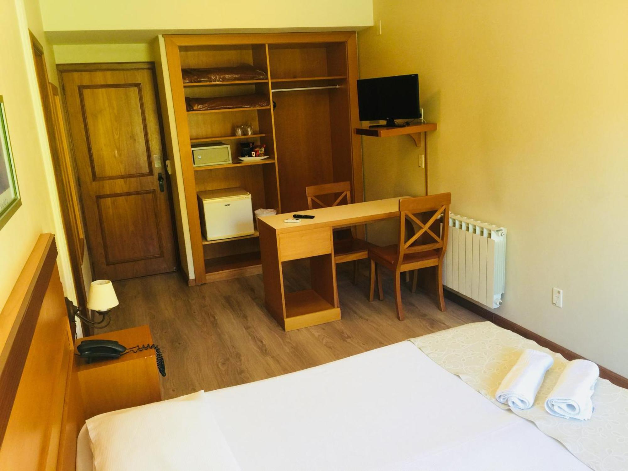 Hotel Tissiani Canela Ruang foto