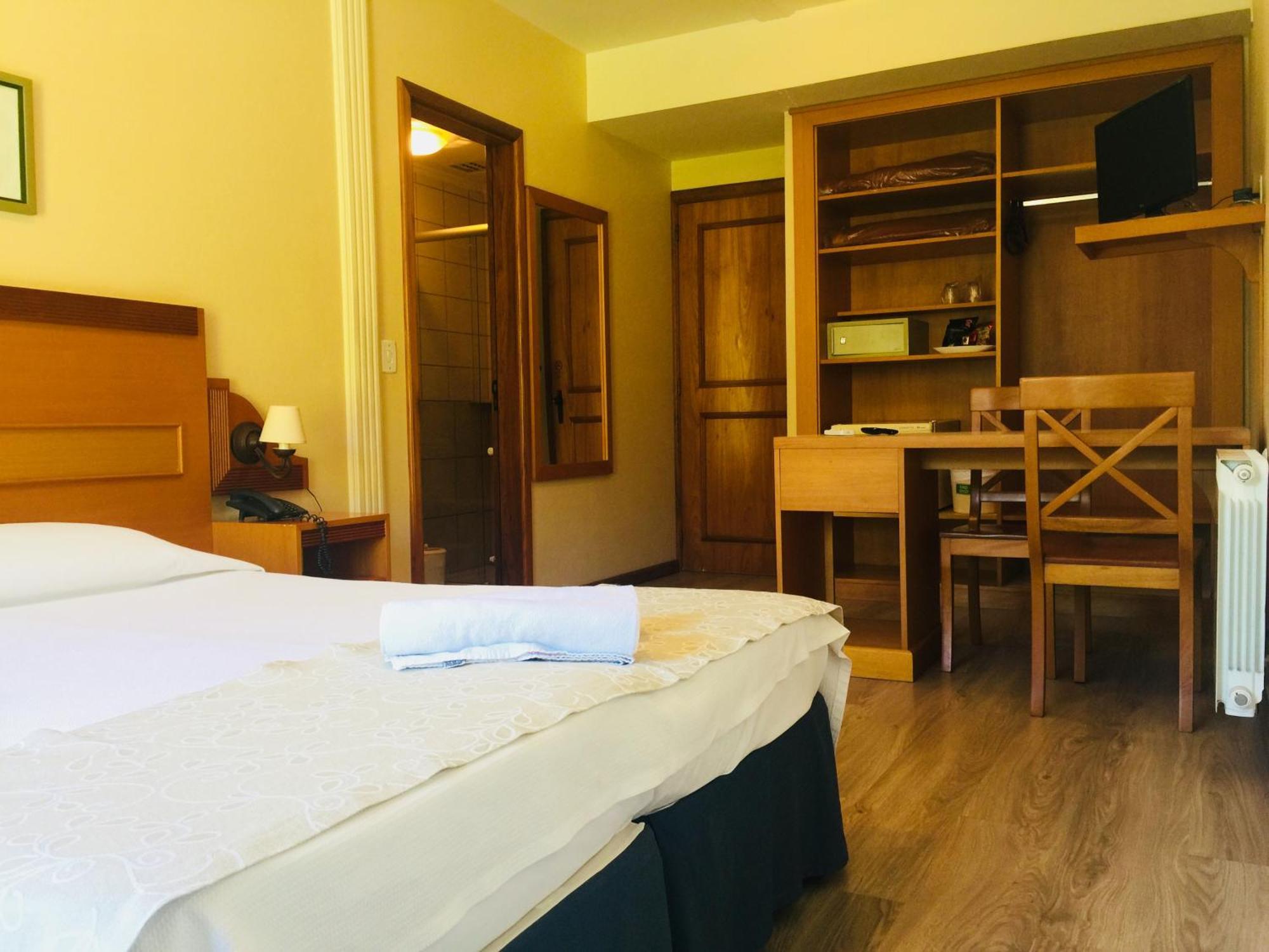 Hotel Tissiani Canela Ruang foto
