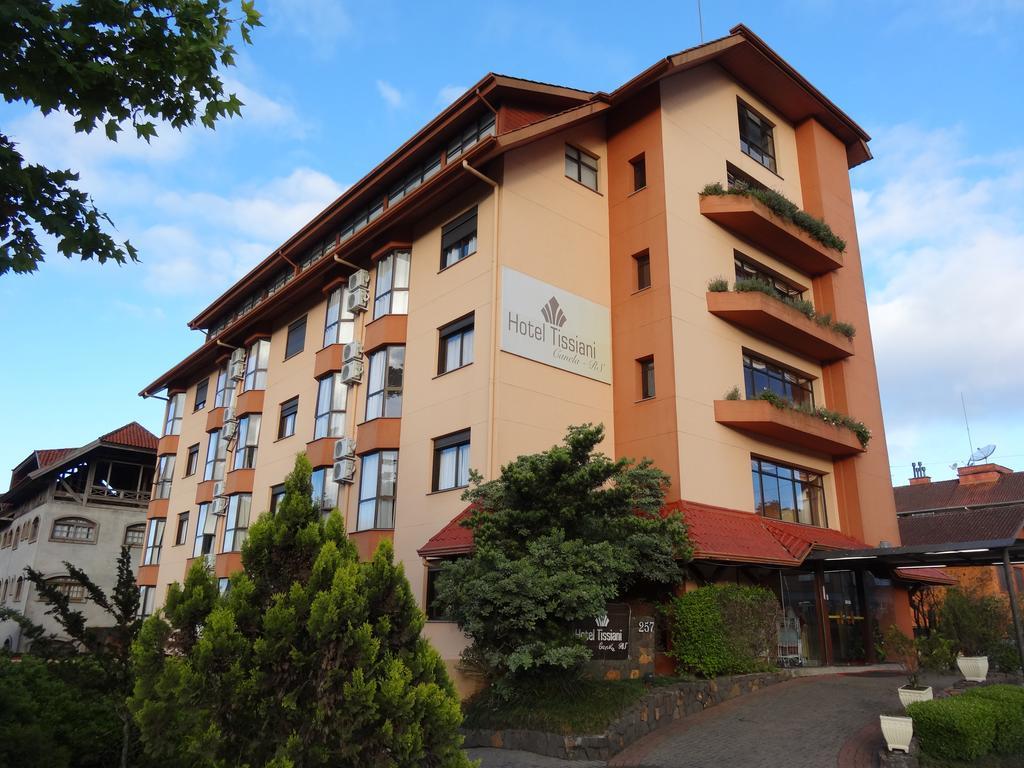 Hotel Tissiani Canela Bagian luar foto